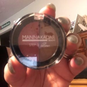 Meet your Posher, Makeup